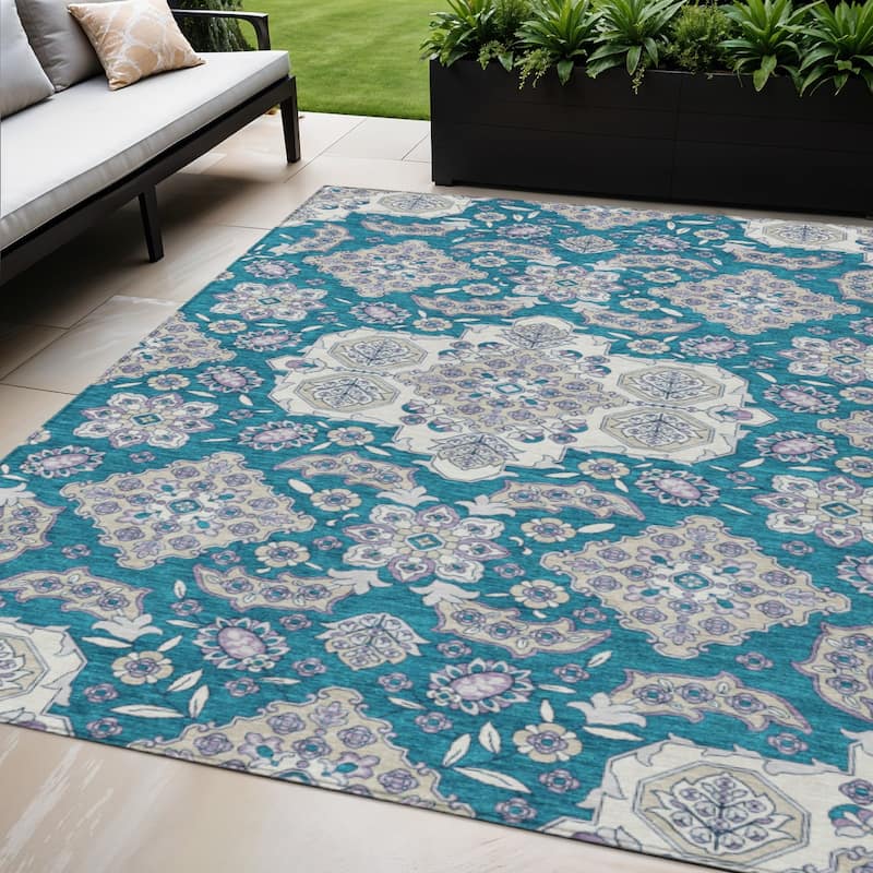 HomeRoots Medallion Traditional Rectangle Outdoor Rug - 5' X 8'