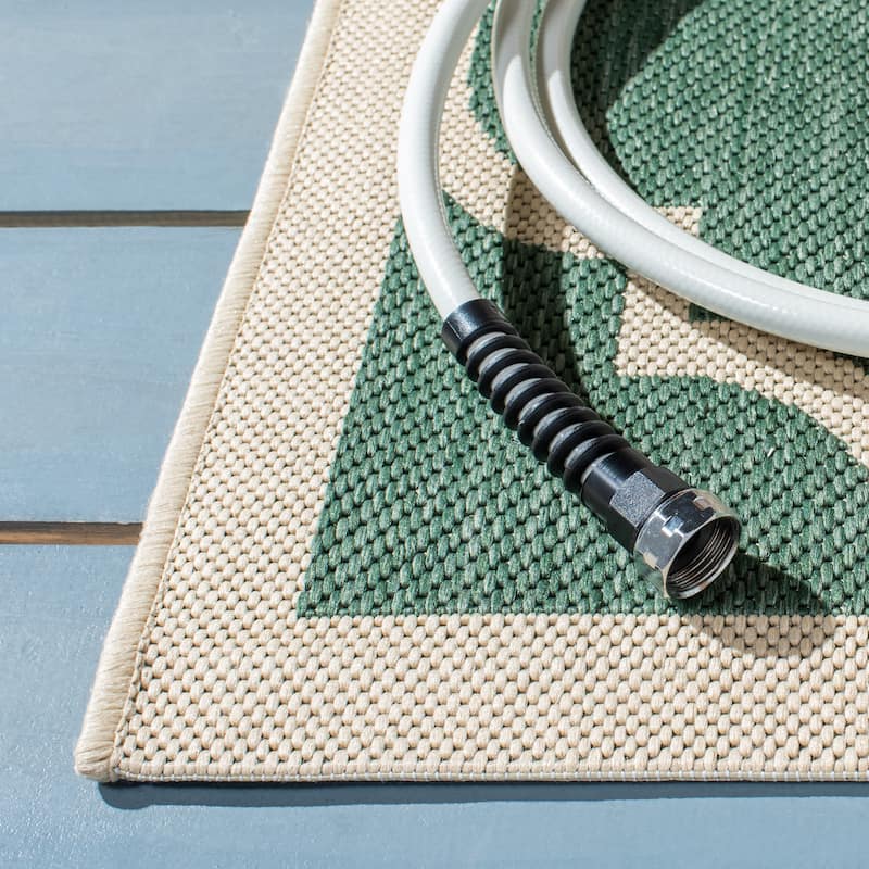 SAFAVIEH Courtyard Kathy Indoor/ Outdoor Waterproof Patio Backyard Rug