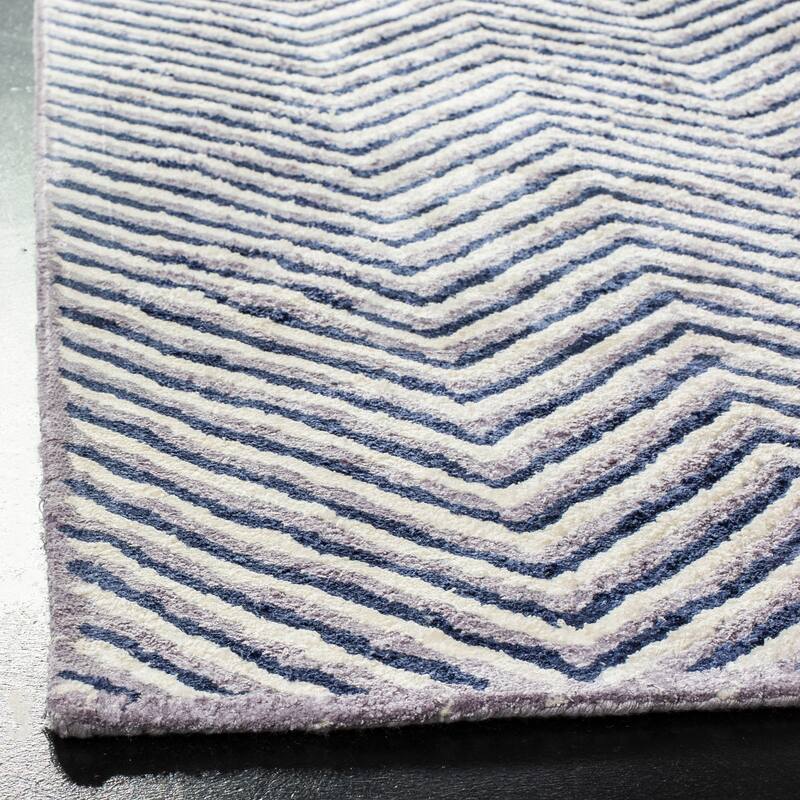 SAFAVIEH Handmade Soho Shira Chevron N.Z. Wool Rug