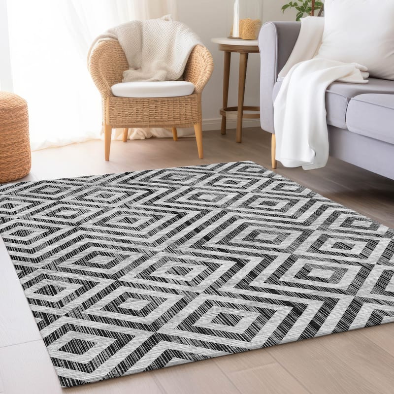 Machine Washable Indoor/ Outdoor Chantille Diamond Geo Rug