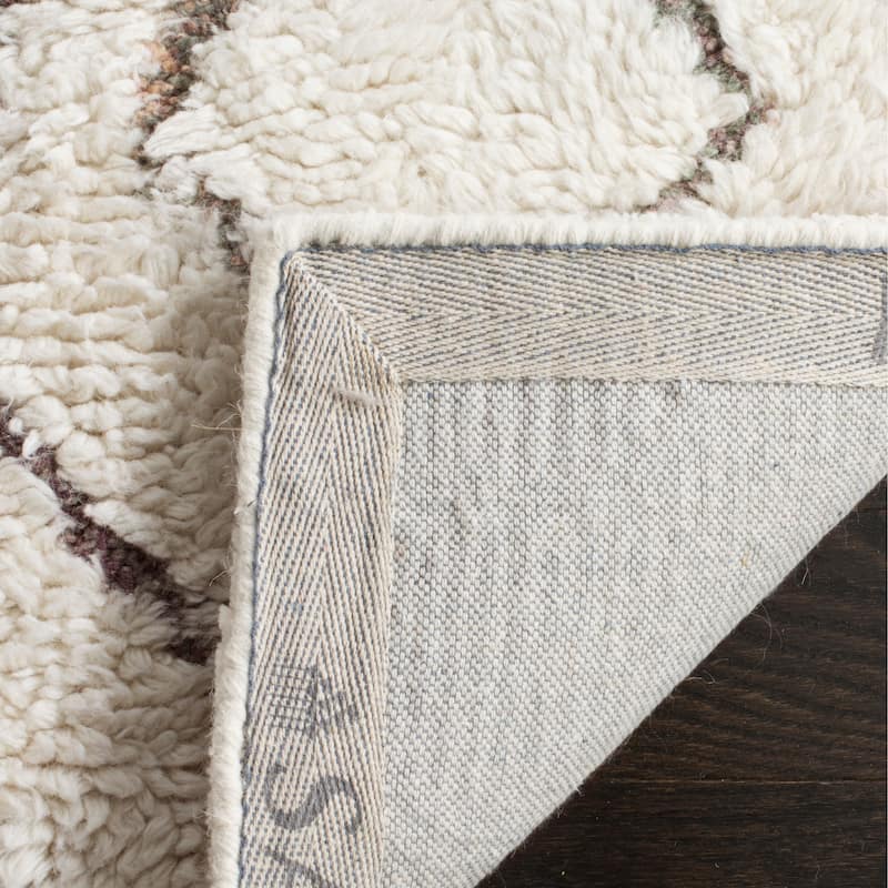 SAFAVIEH Handmade Casablanca Shag Vjosa Tribal Wool Rug