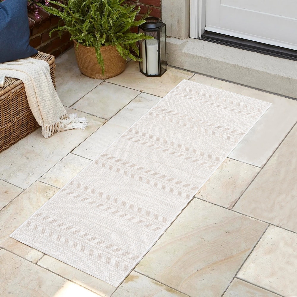 Gertmenian Paseo Moran Leaf Striped Flatweave Polypropylene Indoor/ Outdoor Area Rug Collection