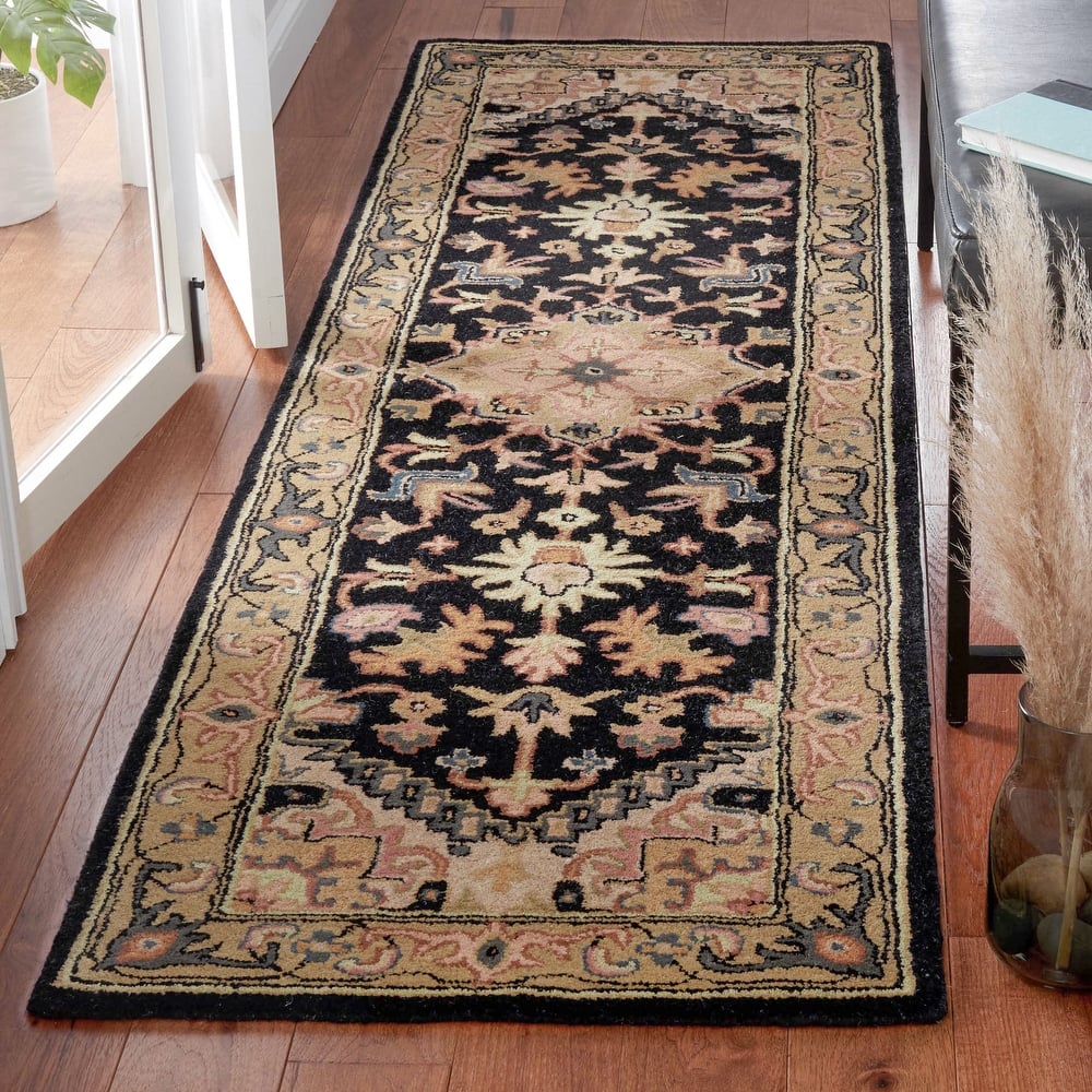 SAFAVIEH Handmade Heritage Carrol Traditional Oriental Wool Rug