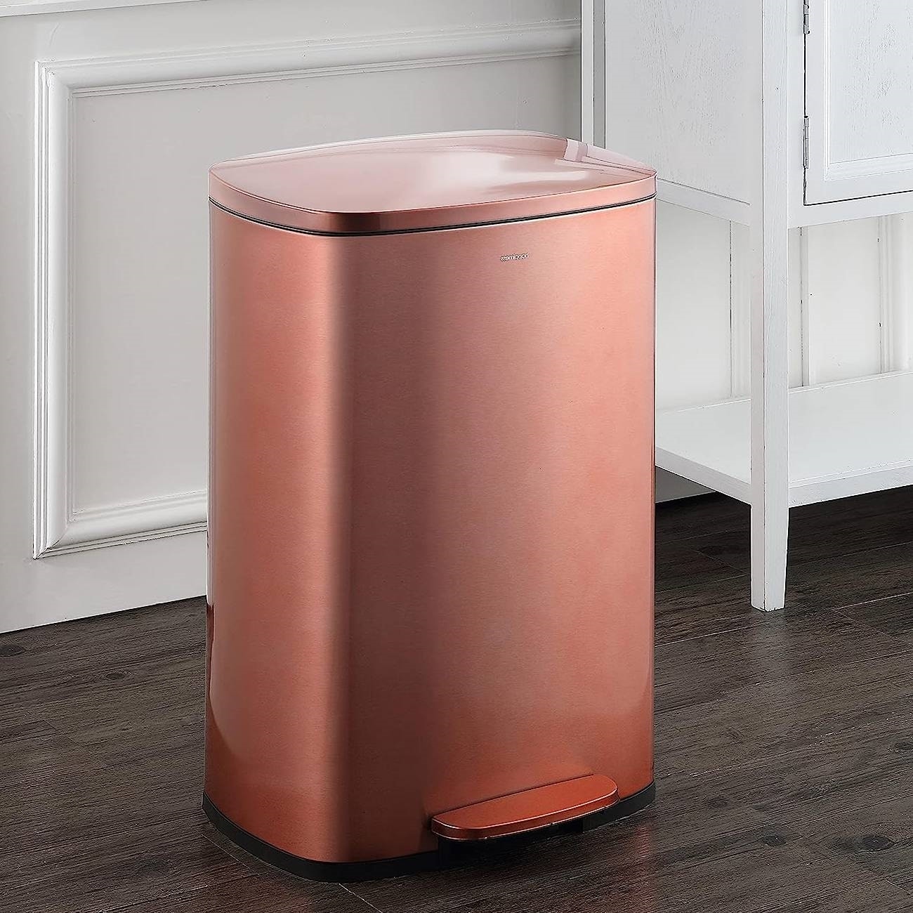 https://ak1.ostkcdn.com/images/products/is/images/direct/400e0706d0ee003eaf2202e4ac39ed3d351b083c/Set-of-2---Copper-Gold-Step-on-Trash-Can---13-Gallon-and-1.3-Gallon.jpg
