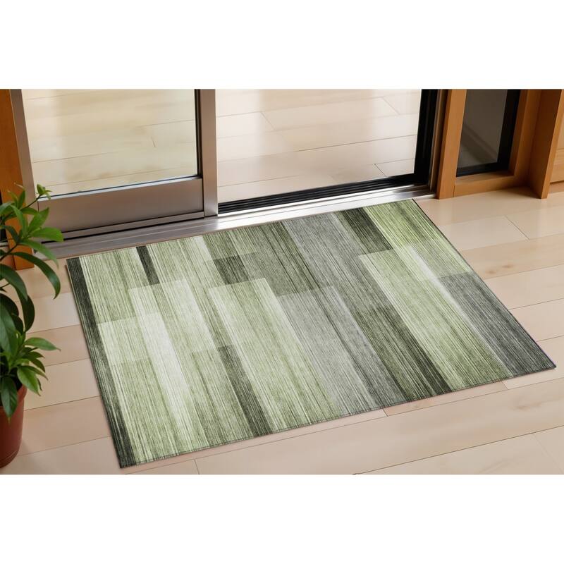 HomeRoots Striped Transitional Rectangle Outdoor Rug - 3' x 5'