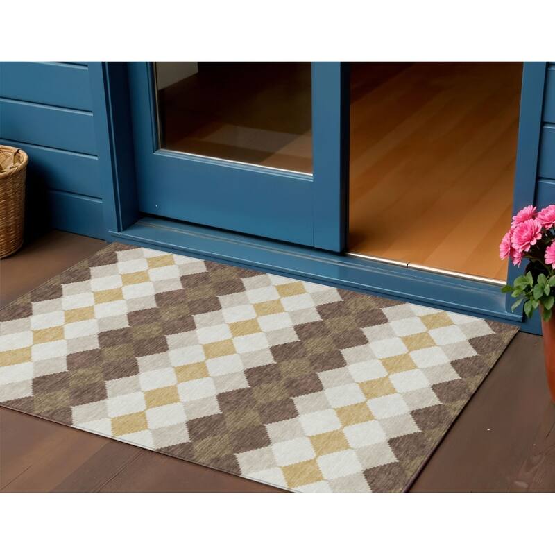 HomeRoots Geometric Transitional Rectangle Outdoor Rug - 3' x 5'
