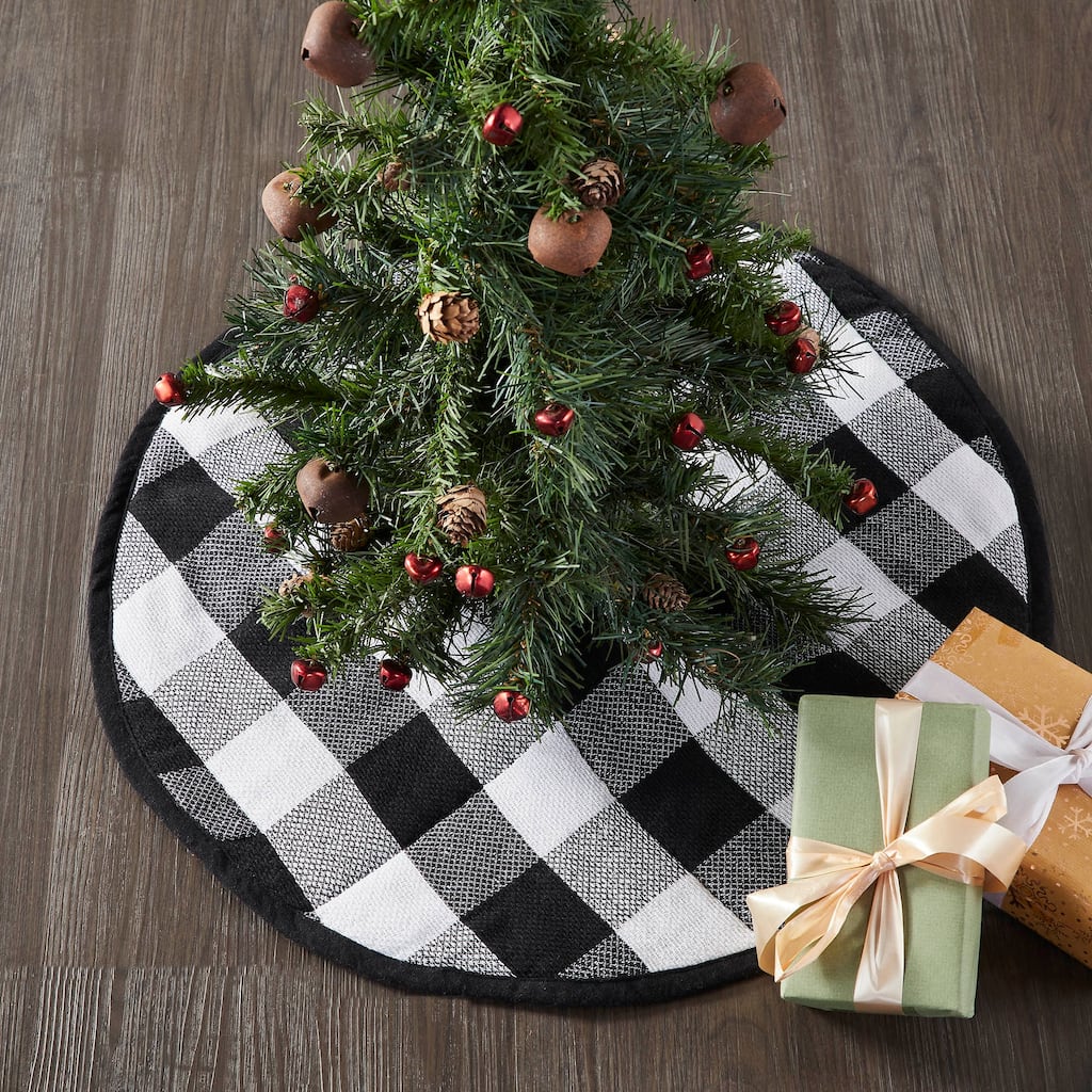 Annie Black Check Tree Skirt 24