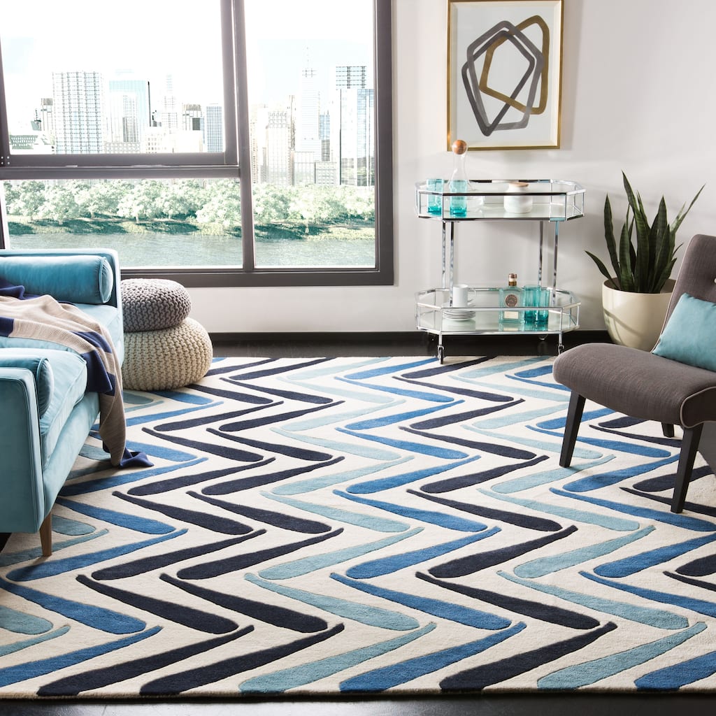 SAFAVIEH Handmade Soho Ashlea Blue New Zealand Wool Rug