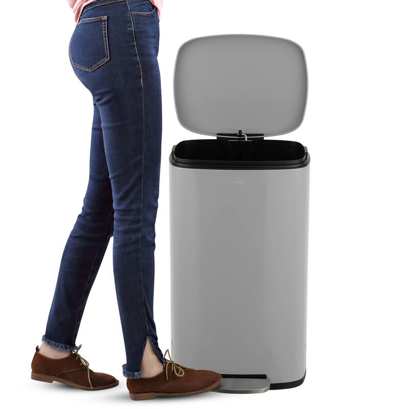 happimess Curtis 8-Gallon Step-Open Trash Can