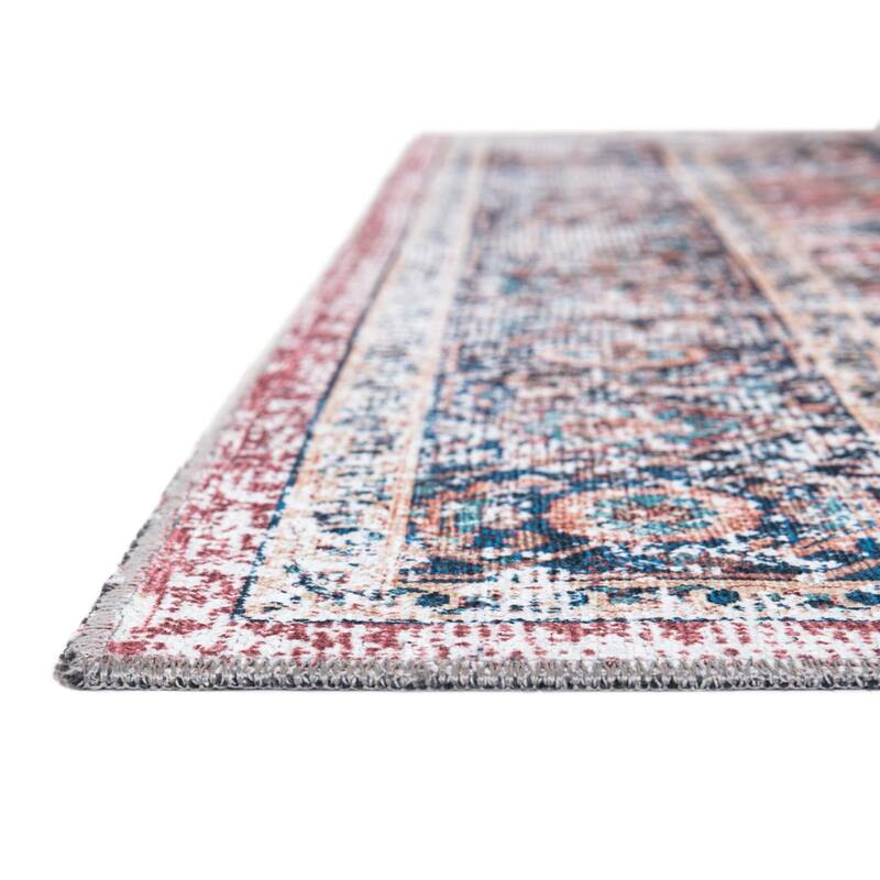 Traditional Tira Collection Area Rug