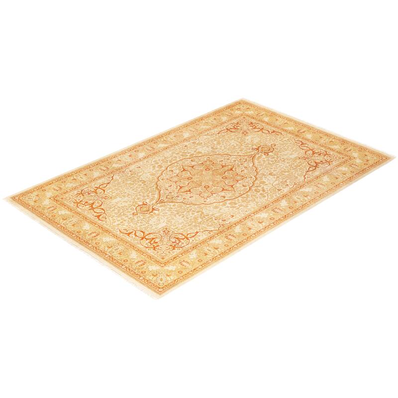 Overton Handknotted Wool Traditional Oriental Ivory Area Rug - 6' x 9'