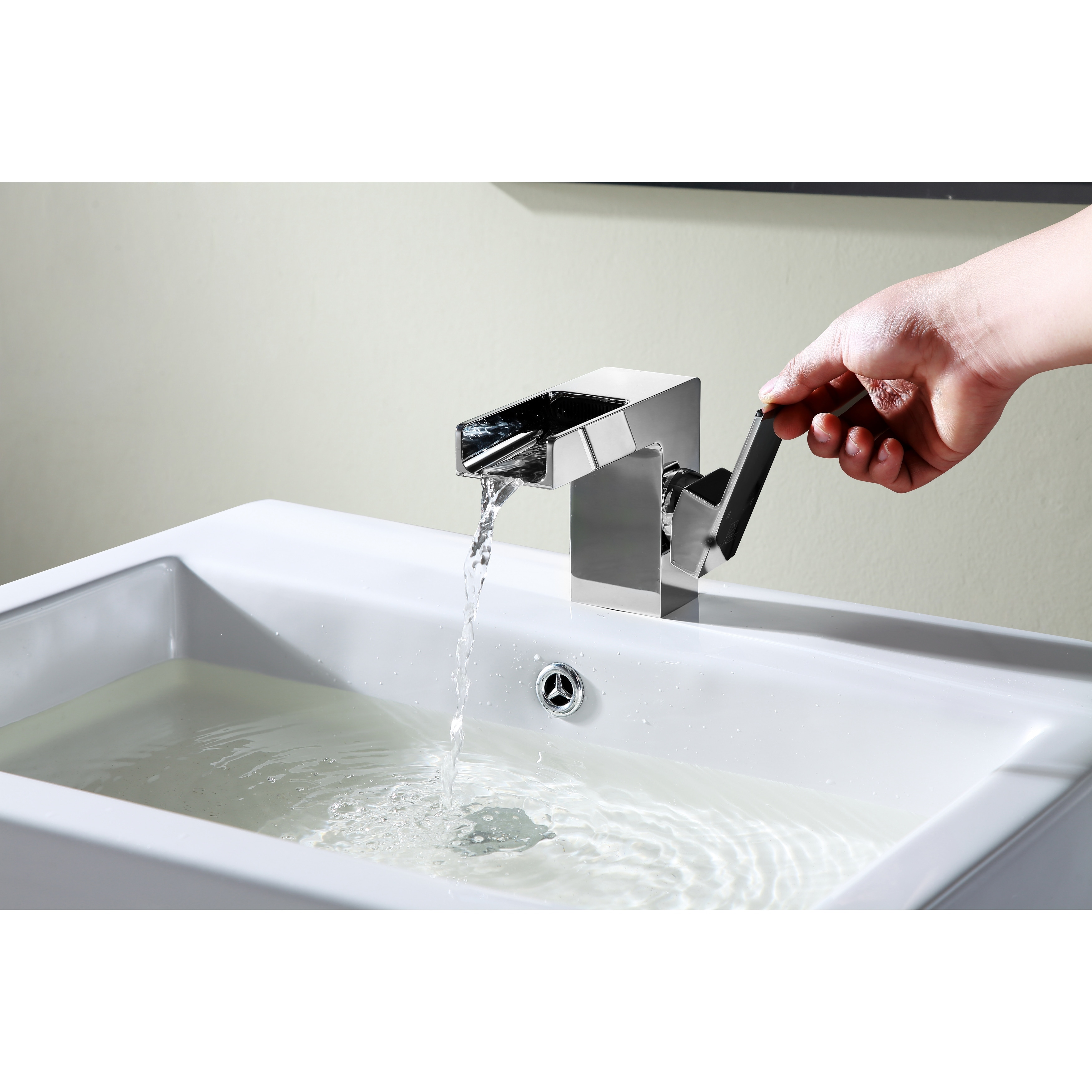 ANZZI Zhona Single Hole Single-handle Low-arc Bathroom