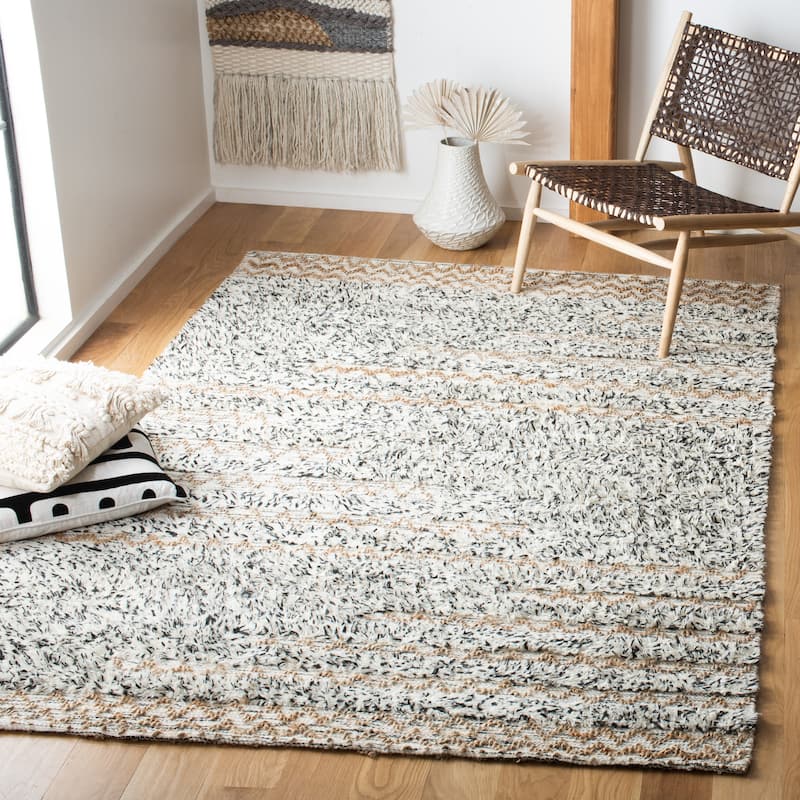SAFAVIEH Handmade Natura Siemone Casual Wool Rug - 5' x 8' - Ivory/Black