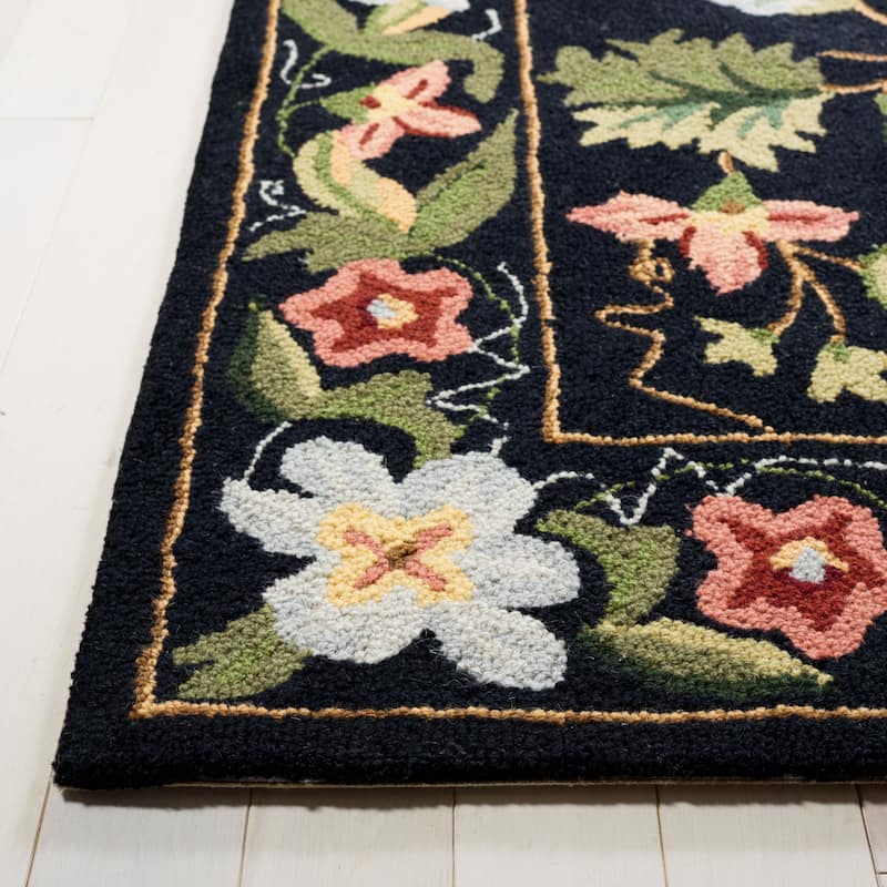 SAFAVIEH Handmade Chelsea Yauhenia French Country Floral Wool Rug