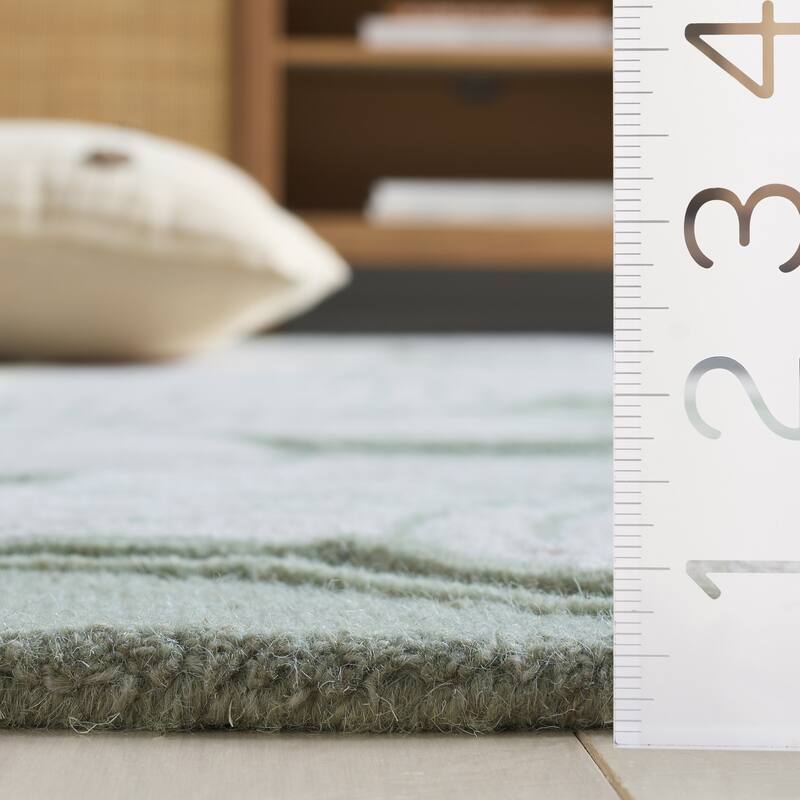 SAFAVIEH Handmade Glamour Odetta Floral Wool Rug