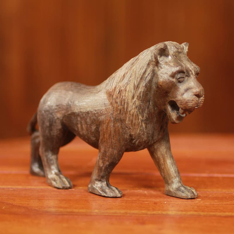 Handmade Lion Majesty Ebony sculpture (Ghana) - 27 x 17 x 11