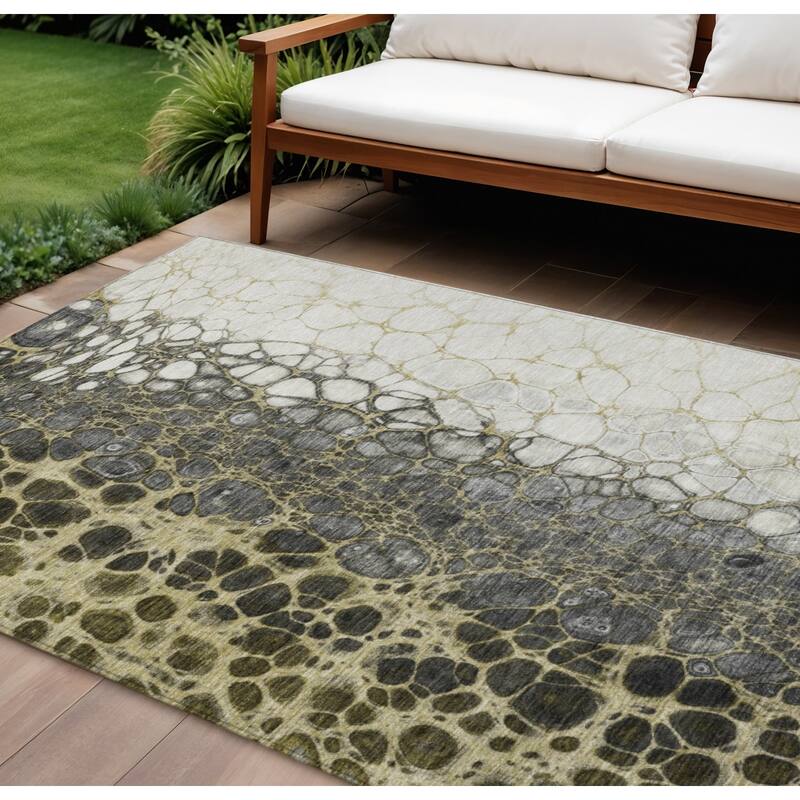 HomeRoots Abstract Transitional Rectangle Outdoor Rug - 9' X 12'