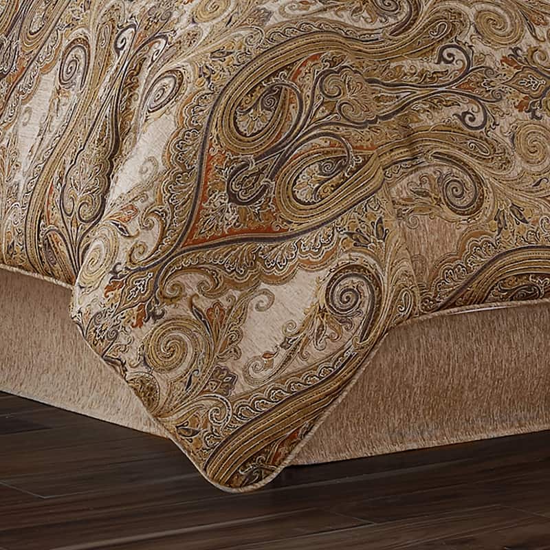 J. Queen New York Luciana Comforter Set - Queen