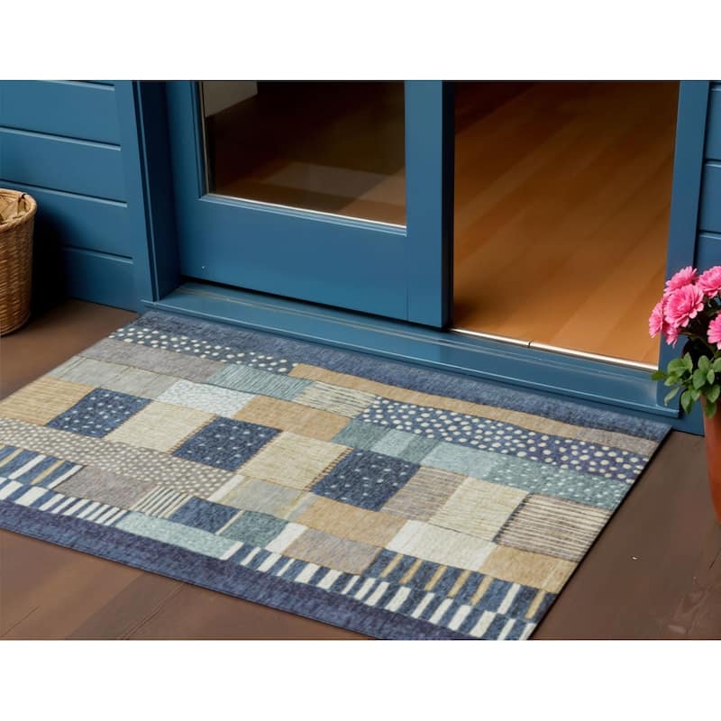 HomeRoots Geometric Transitional Rectangle Outdoor Rug - 3' x 5'