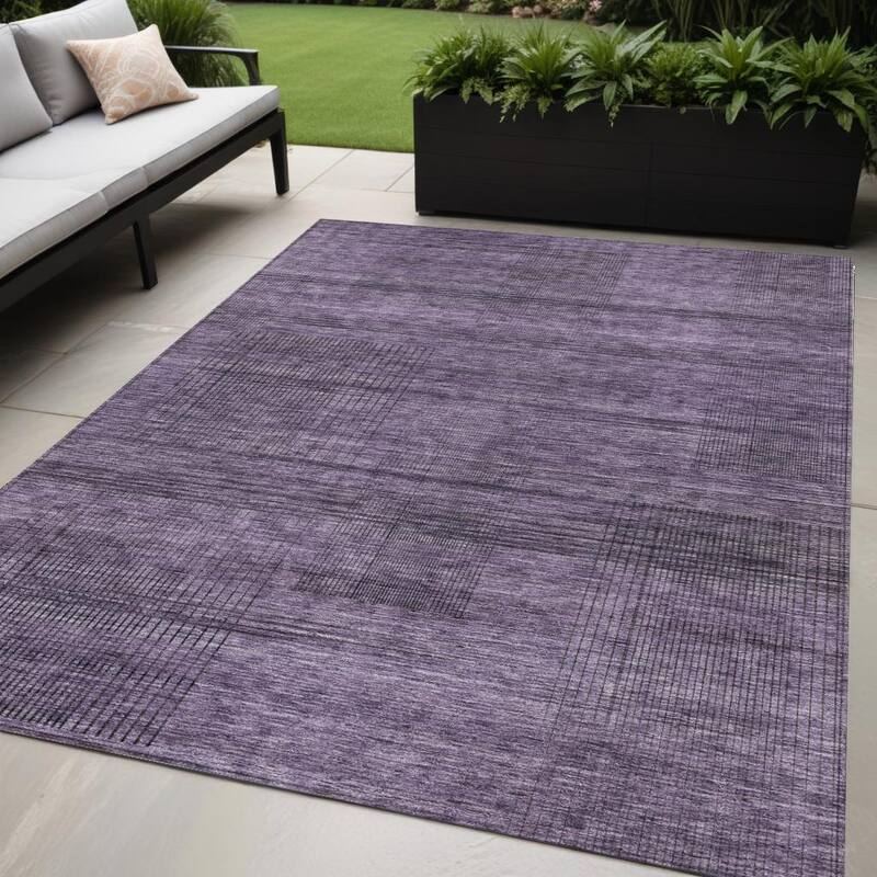 HomeRoots Striped Transitional Rectangle Outdoor Rug - 5' X 8'