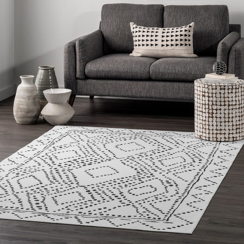 Nuloom Mila SpinClean Machine Washable Diamond Trellis Area Rug - 4' x 6' - White - Rectangle