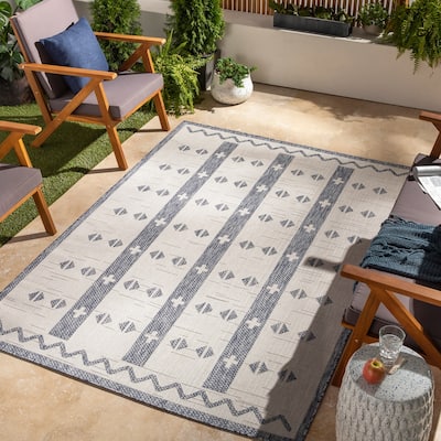 Livabliss Kaylin Indoor/ Outdoor Geometric Stripe Area Rug