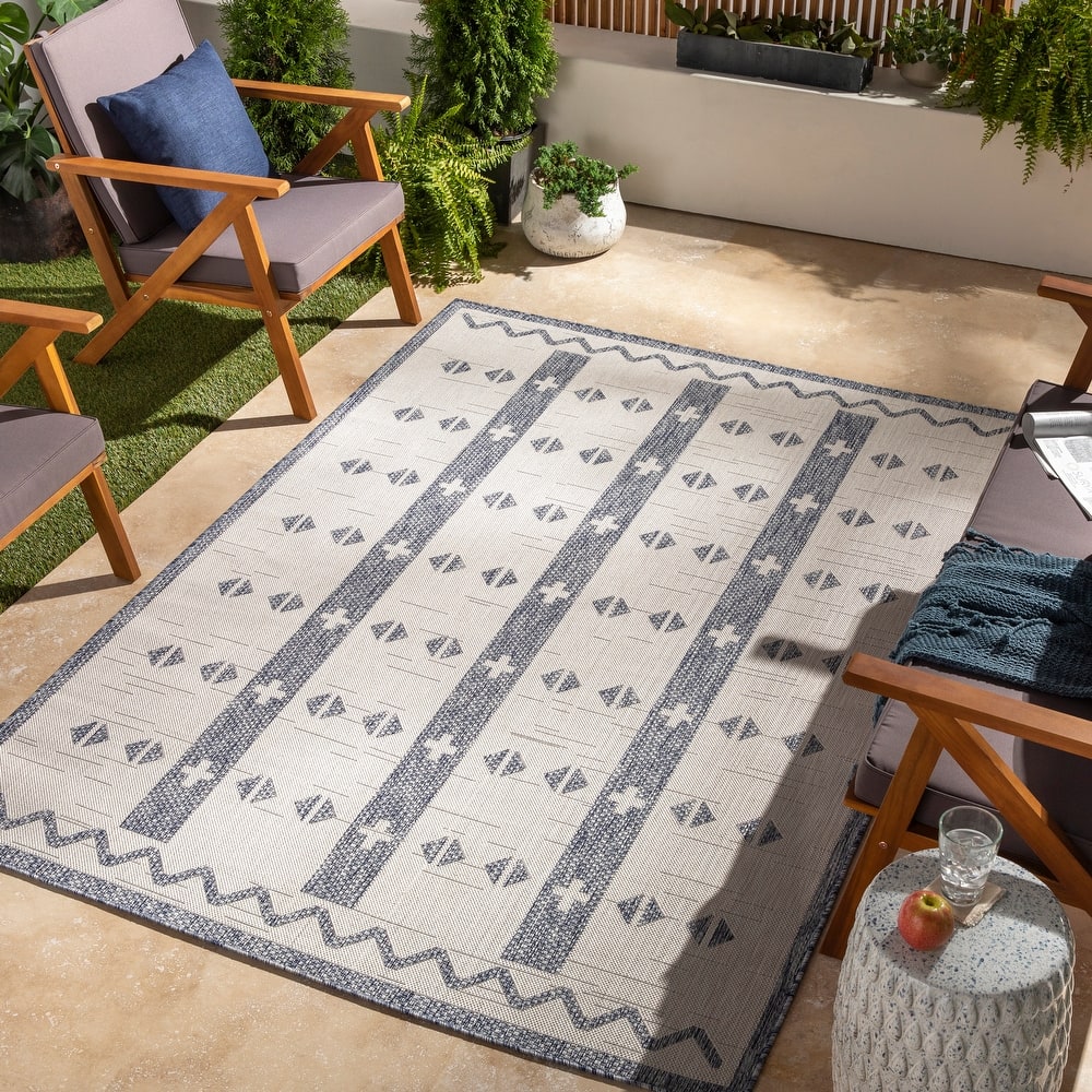 Livabliss Kaylin Indoor/ Outdoor Geometric Stripe Area Rug
