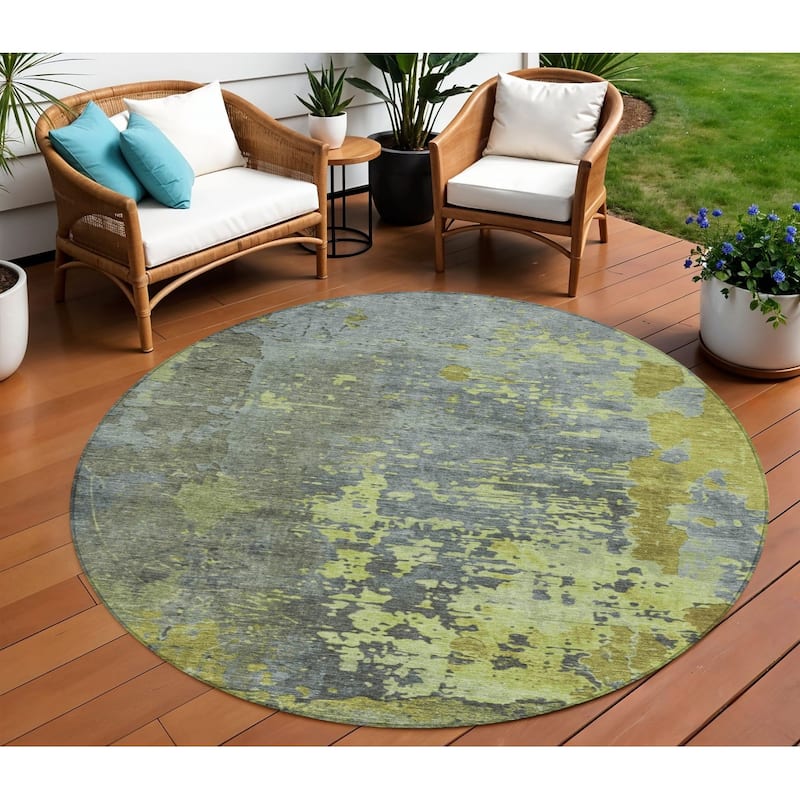 HomeRoots Abstract Transitional Rectangle Outdoor Rug - 8' Round