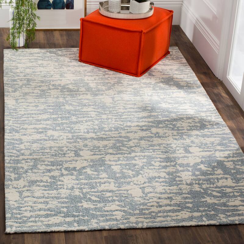 SAFAVIEH Handmade Flatweave Marbella Jessicah Modern Polyester Rug - 4' x 6' - Blue/Ivory