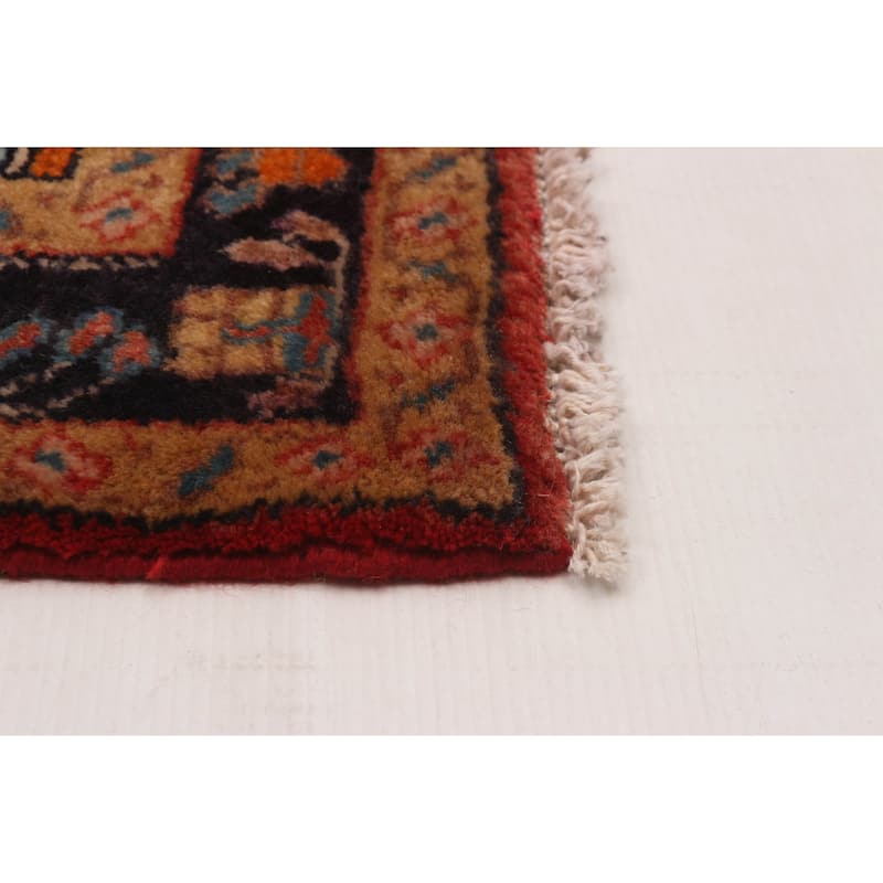 Andelz Red Rug 3'9" x 9'10" - 3'9 x 9'10
