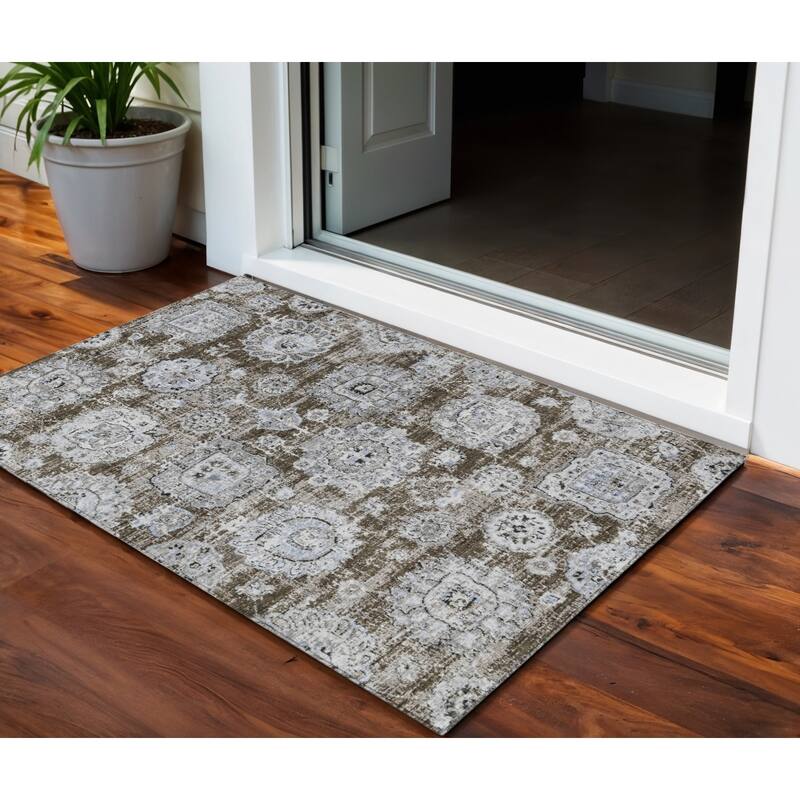 HomeRoots Floral Transitional Rectangle Outdoor Rug - 3' x 5'