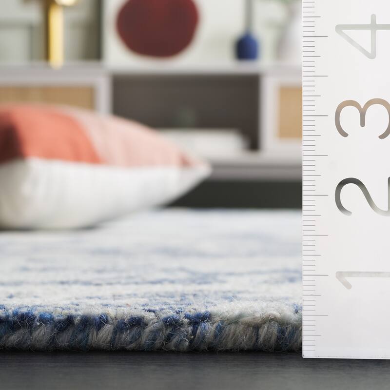 SAFAVIEH Handmade Pine Greth Contemporary Wool Rug