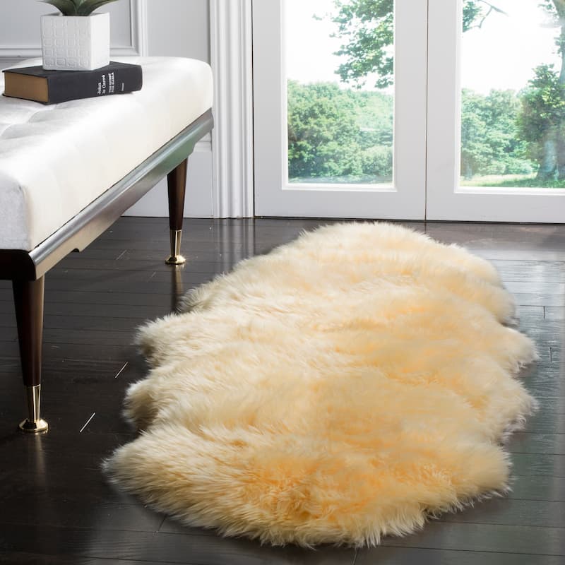 SAFAVIEH Handmade Natural Sheepskin Leanca 3.4-inch Thick Rug - 2' x 6' Runner - Champagne - Runner