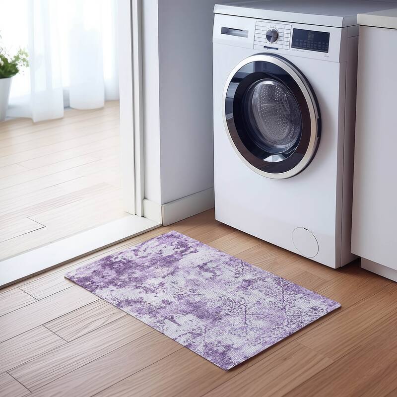 Machine Washable Indoor/ Outdoor Chantille Distressed Traditional Rug