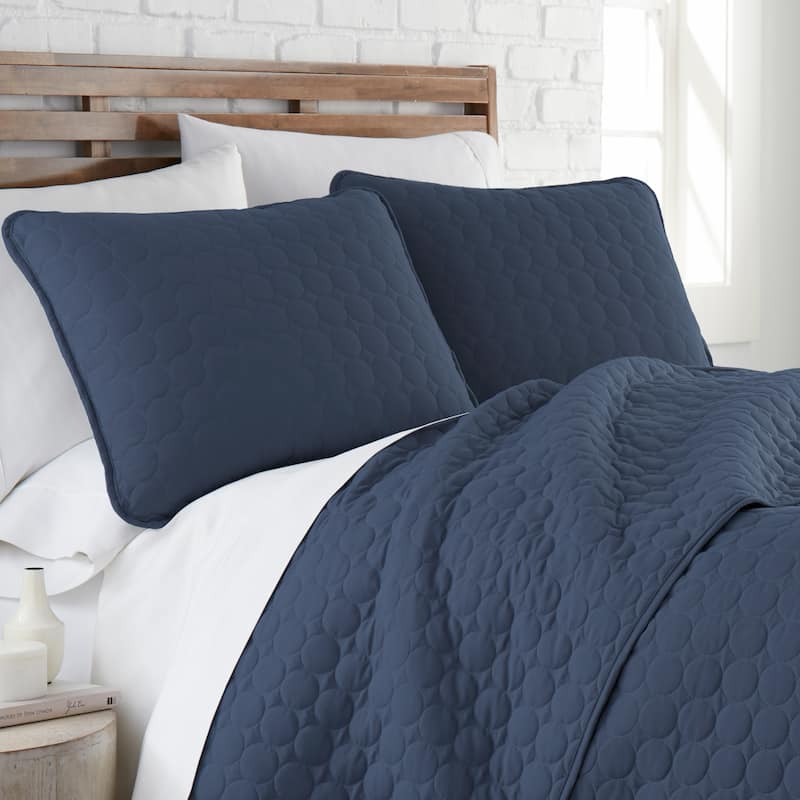 Vilano Ultra-Soft Lightweight 3-piece Quilt and Sham Set