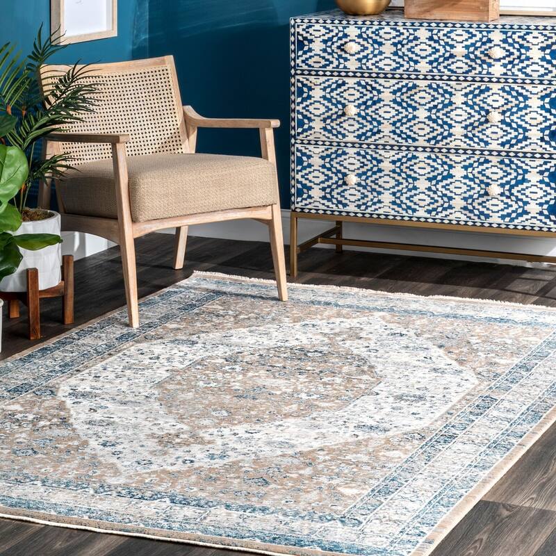Nuloom Transitional Vintage Medallion Esmee Area Rug