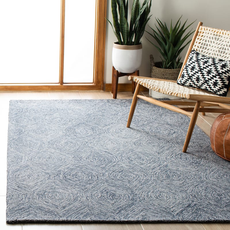SAFAVIEH Handmade Micro-Loop Bunny Wool Rug - 8' x 10' - Grey/Ivory