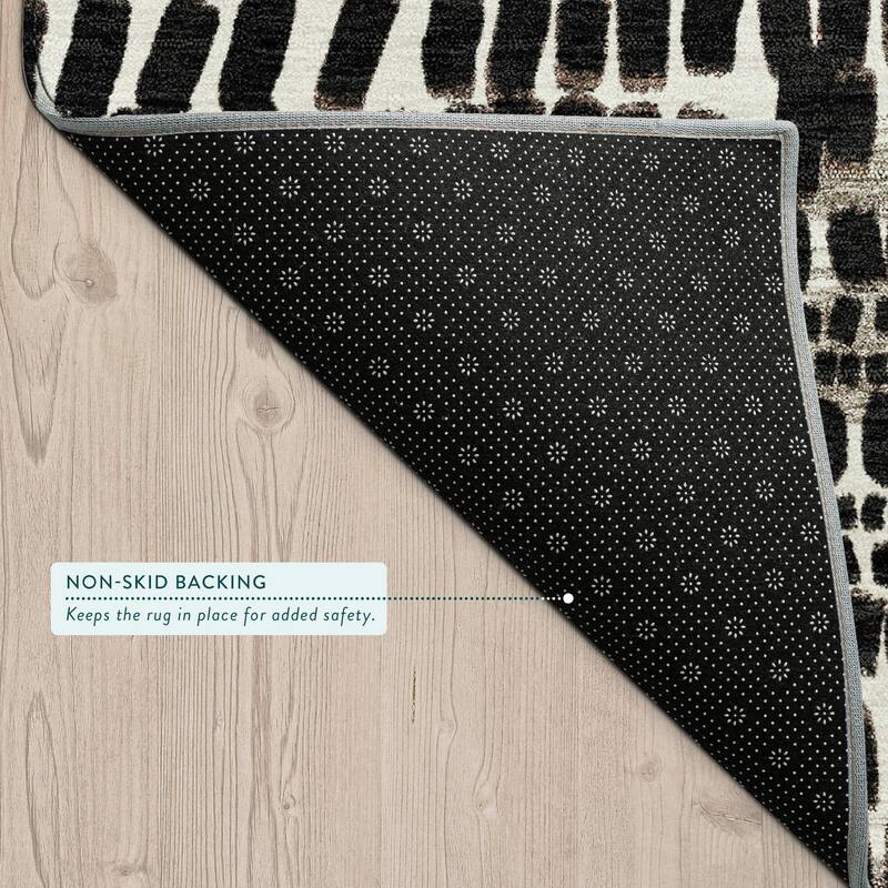 Machine Washable Indoor/ Outdoor Modern Winfield Chantille Rug