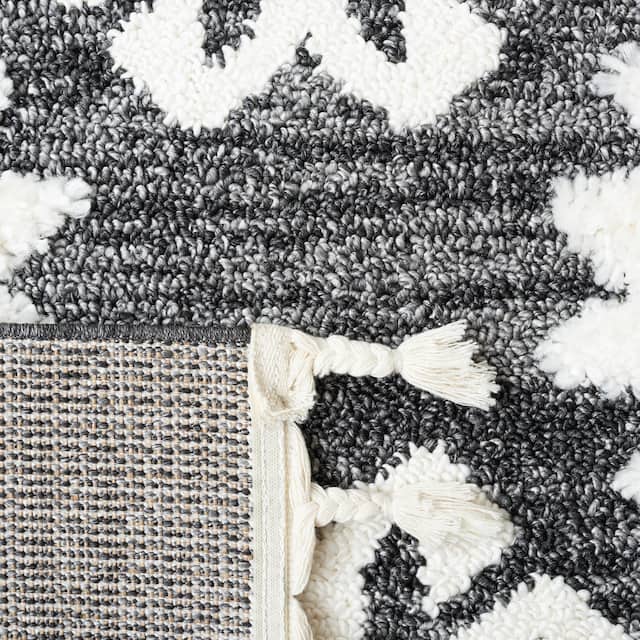 SAFAVIEH Moroccan Tassel Shag Iulieana Boho Tribal 2-inch Thick Rug