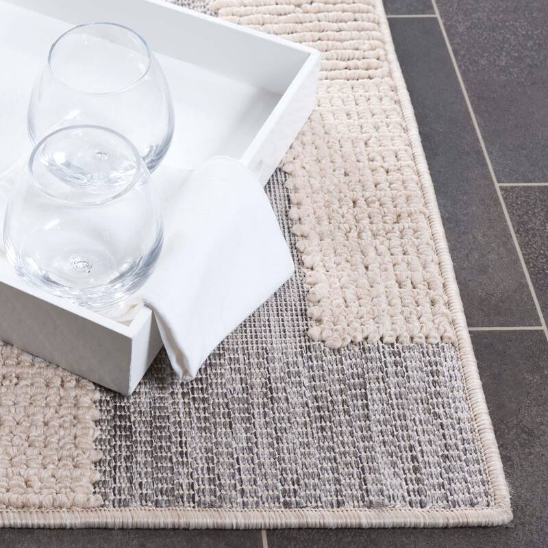 SAFAVIEH Milos Gilda Casual Rug