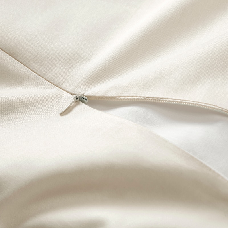 J. Queen Premier Sateen Duvet Cover Set
