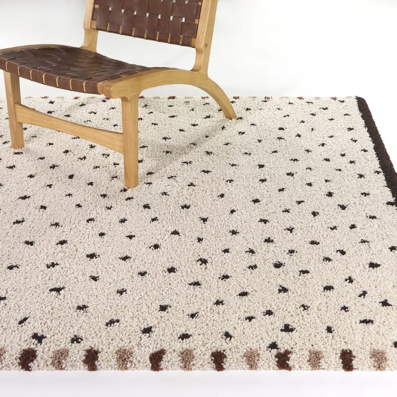 Carson Carrington Abstract Polka Dot Shag Area Rug - 5'3" x 7' - Cream