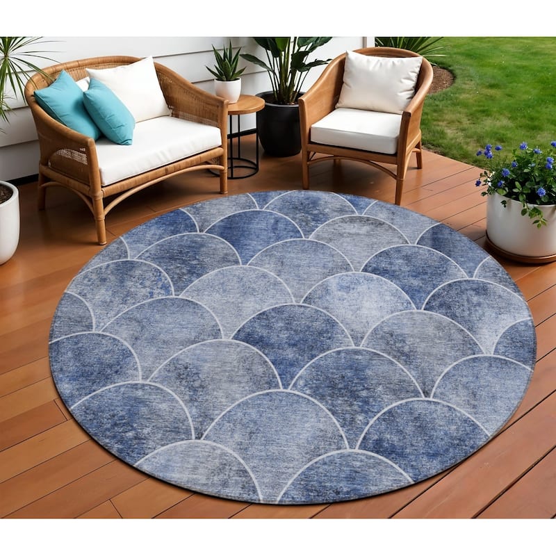 HomeRoots Abstract Transitional Rectangle Outdoor Rug - 8' Round