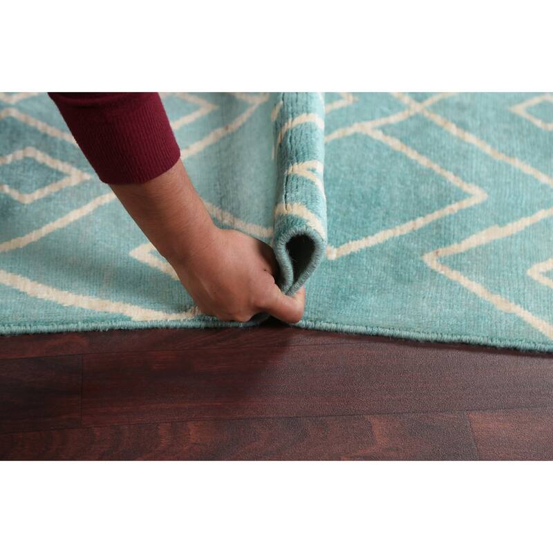 Contemporary Moroccan Vegetable Dye Area Rug Hand-knotted Wool Carpet - 5'6" x 7'9"