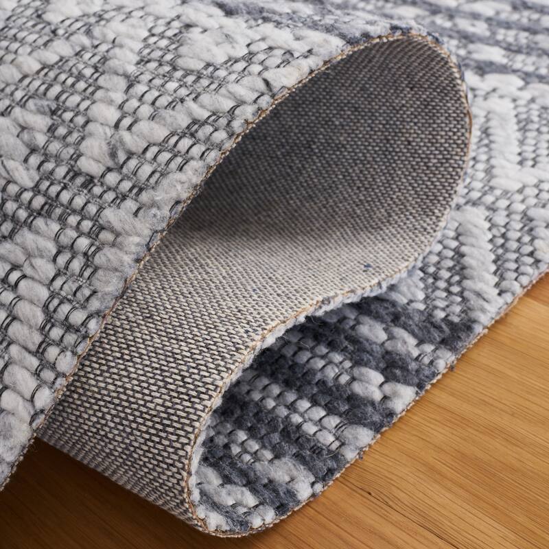 SAFAVIEH Handmade Marbella Hanadi Wool Rug