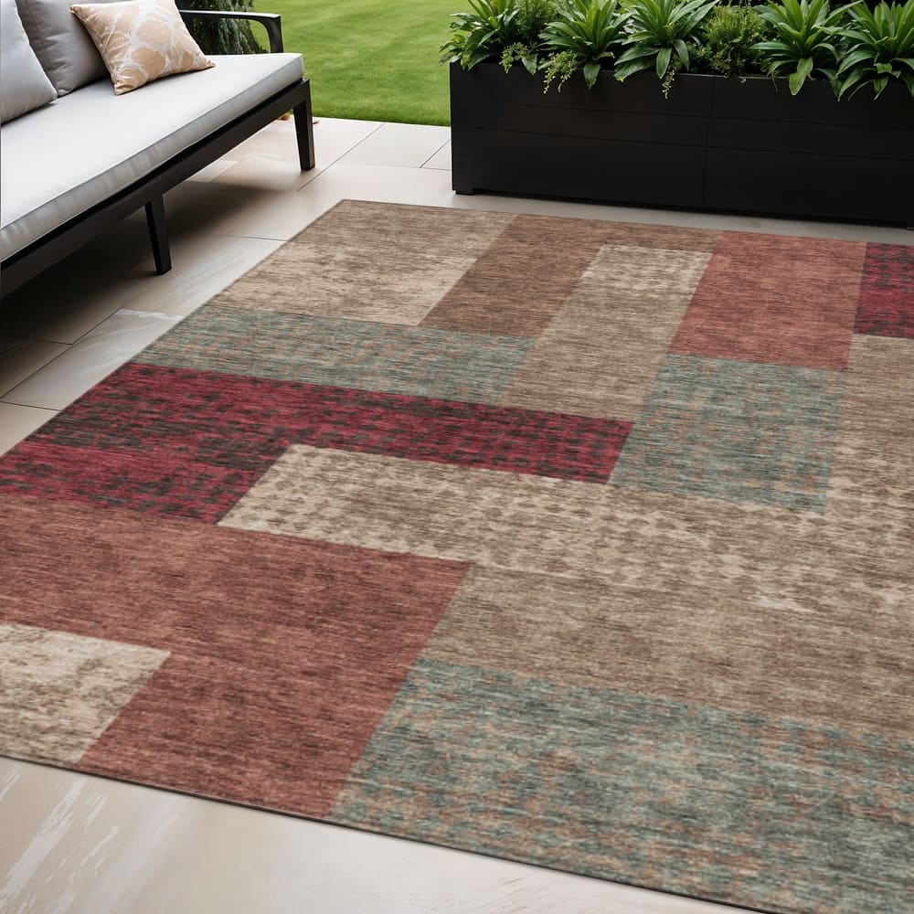 HomeRoots Geometric Transitional Rectangle Outdoor Rug