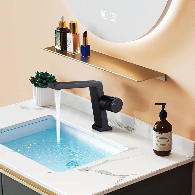 Luxury 5.6''H Bathroom Sink Faucet Single Hole in Black/Gold