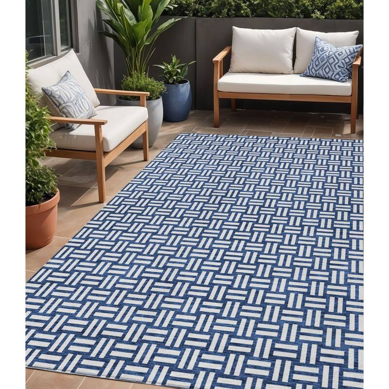 HomeRoots Geometric Transitional Rectangle Outdoor Rug - 5' X 8'