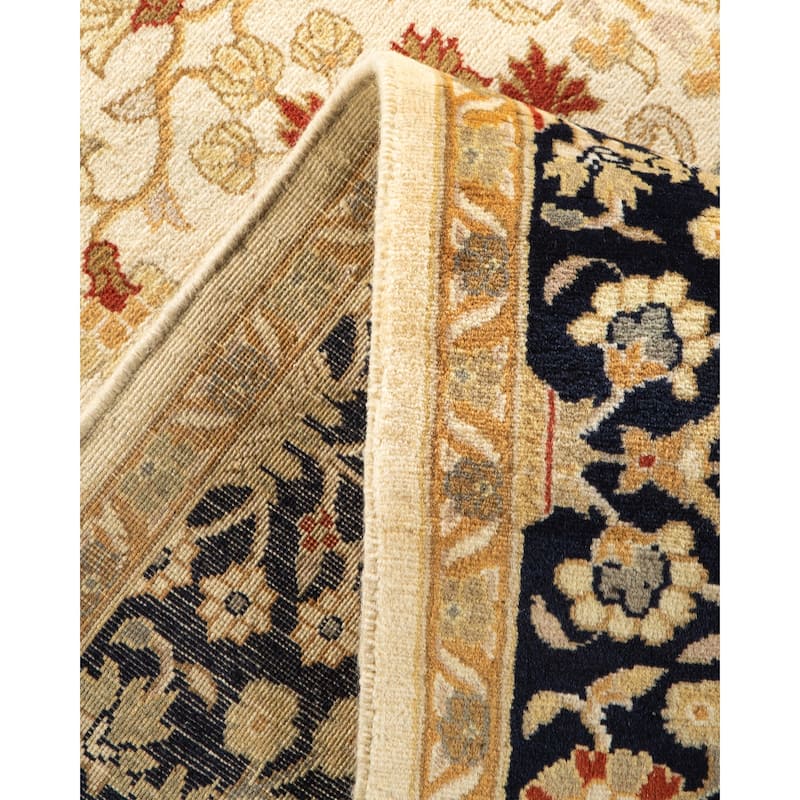 Overton Handknotted Wool Traditional Oriental Ivory Area Rug - 4' x 6'