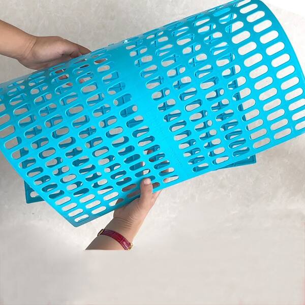 Shatex 23.6 in. x 11.8 in. Flexible Dog Cage Plastic Mesh Pad, Blue